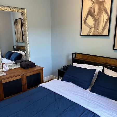 Blue Room In Dorothy'S Bnb Chicago Bagian luar foto