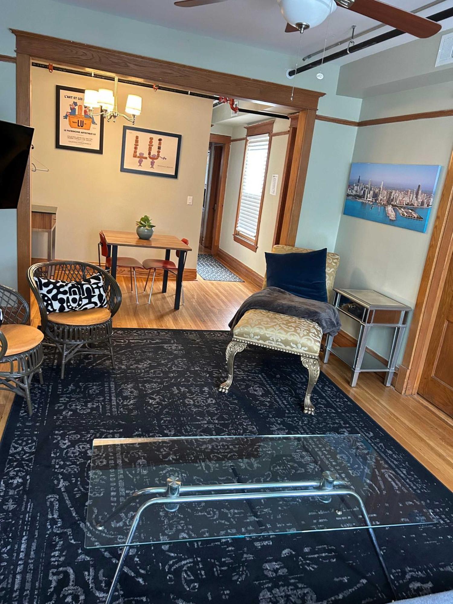 Blue Room In Dorothy'S Bnb Chicago Bagian luar foto