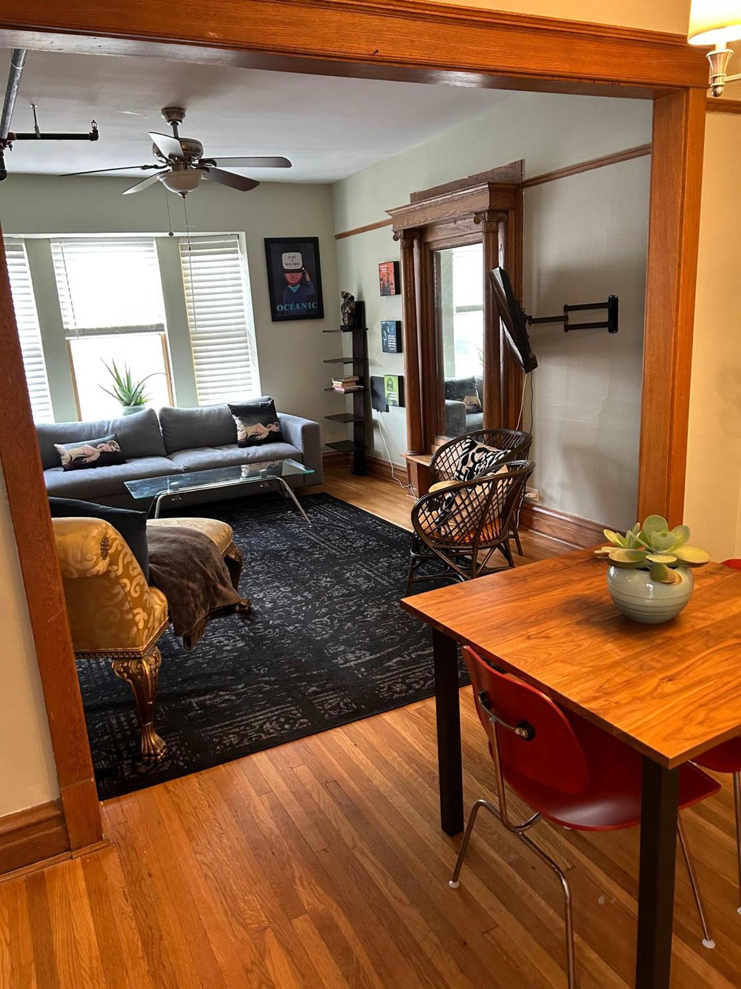 Blue Room In Dorothy'S Bnb Chicago Bagian luar foto
