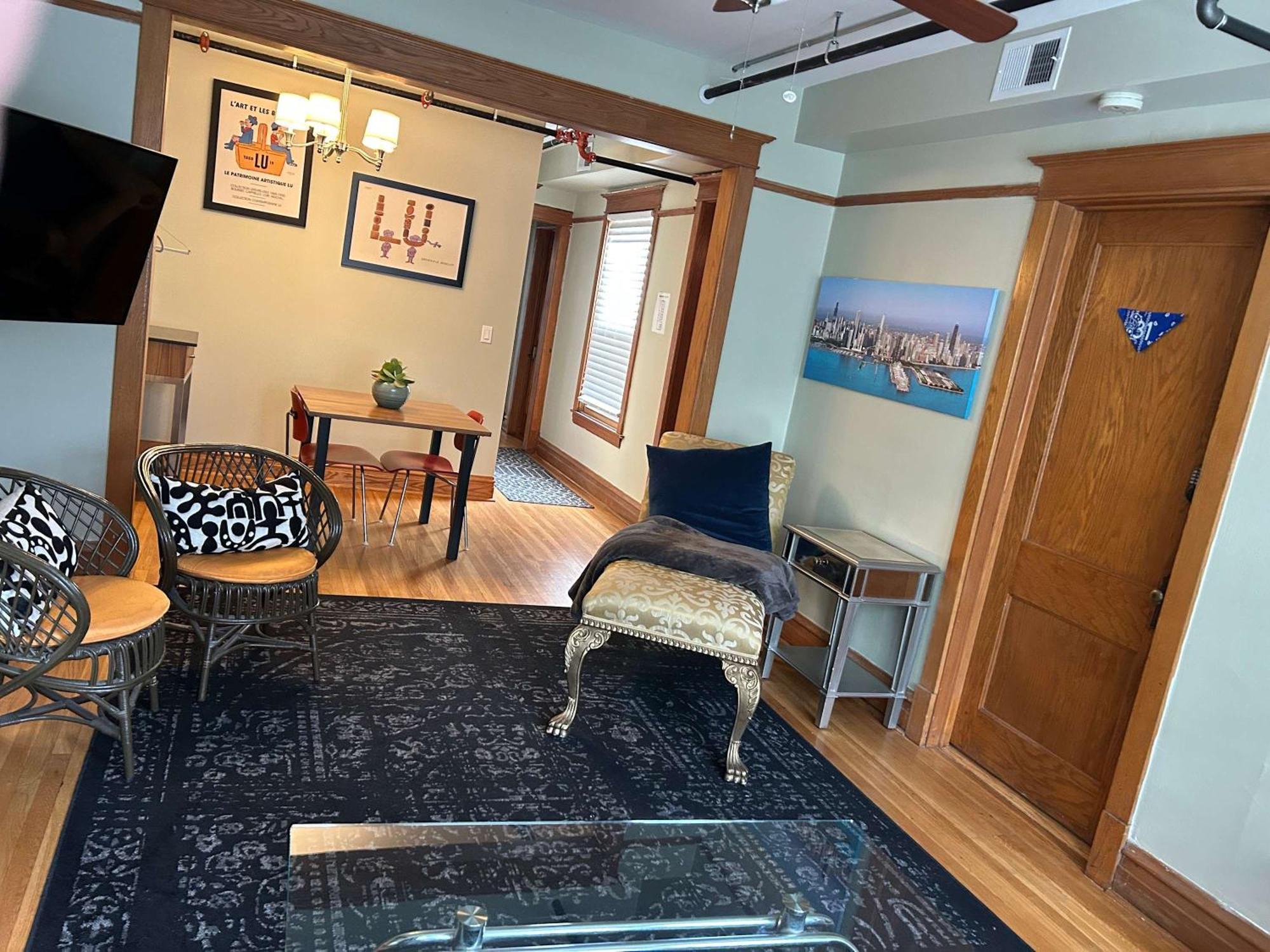 Blue Room In Dorothy'S Bnb Chicago Bagian luar foto