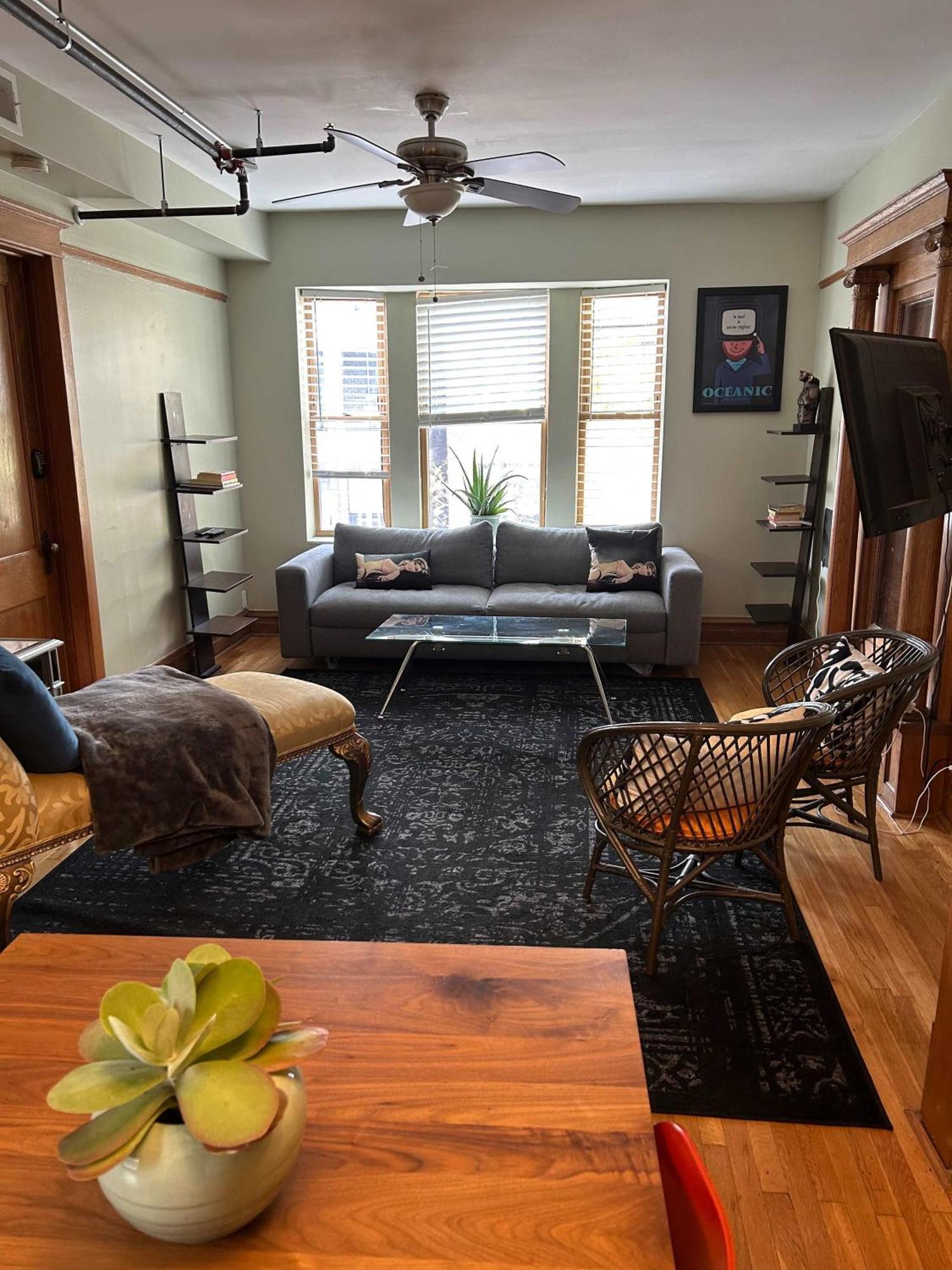Blue Room In Dorothy'S Bnb Chicago Bagian luar foto